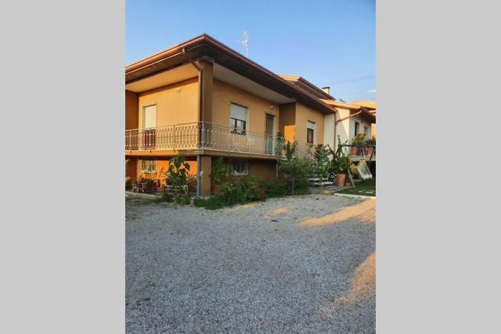 Maison Claudette Ronchi  Italy